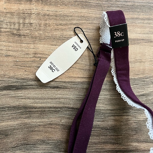 **NWT** Victoria’s Secret Body by Victoria Bra Set of 2 38C - Picture 8 of 8